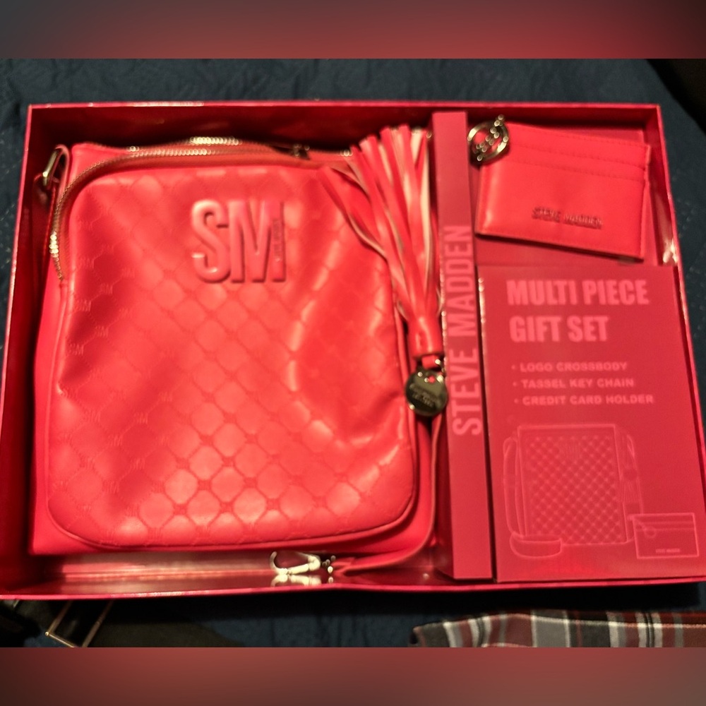 Steve Madden Crossbody & Card Case Gift Set